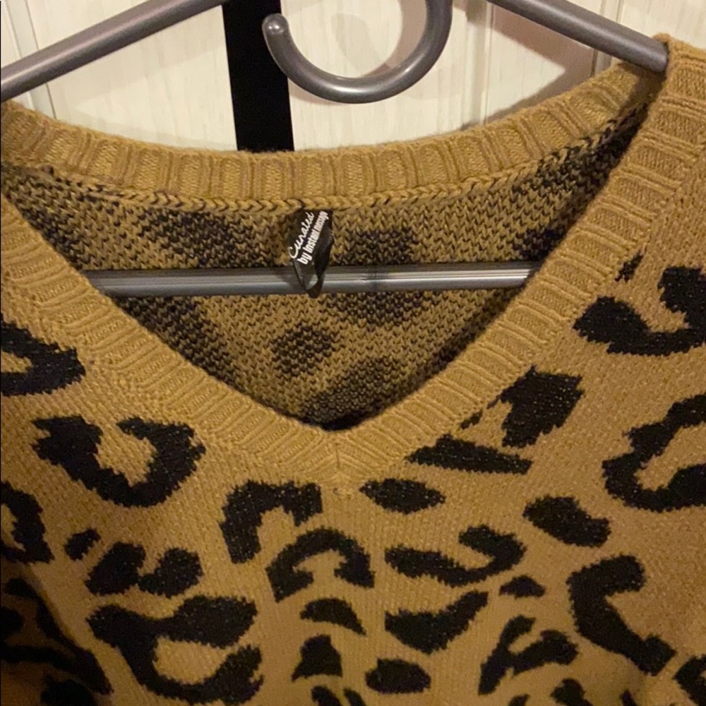 Sweater - Picture 2 of 3